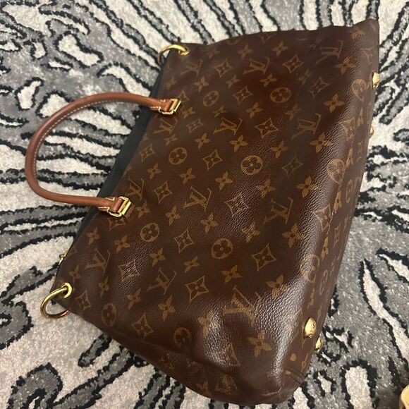 Louis Vuitton Pallas MM monogram (Feel free to make an offer) - Picture 17 of 17